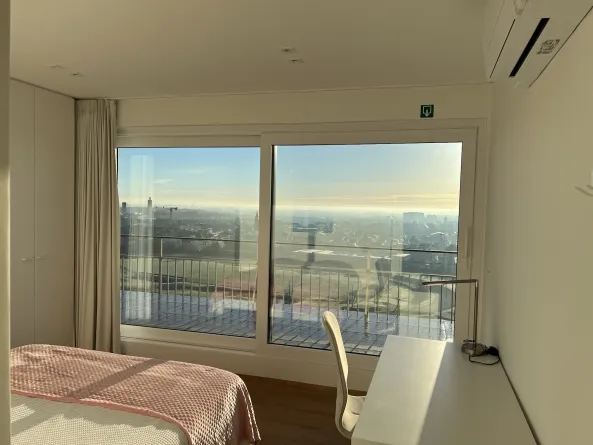Ramen en schuiframen voor appartement aan zee in Oostende
