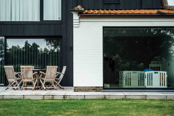 Aluminium ramen en deuren voor villa in Oostduinkerke