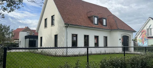 Aluminium ramen voor tweede verblijf in Koksijde